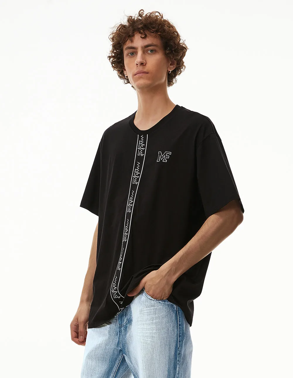 MARK FAST MEN OVERSIZE T-SHIRT WITH MF LOGO STRAIGHT STRIP EMBROIDERY