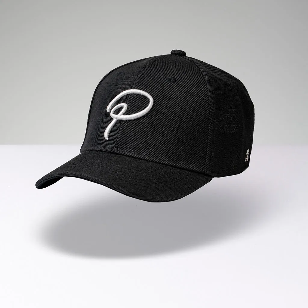 "P" Basecap - Schwarz Weiß